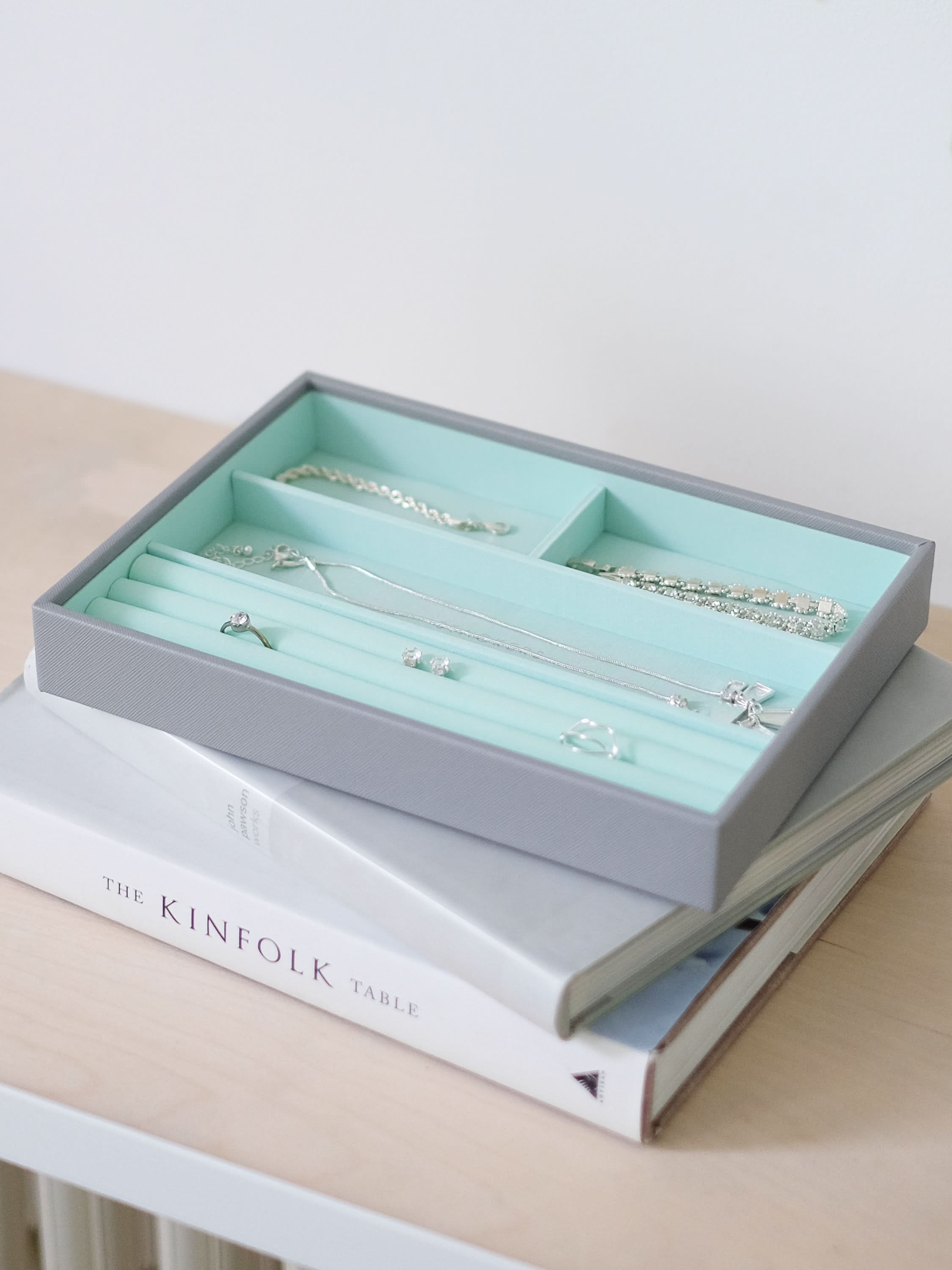 Stackers Ring & Armbandenlaag voor Klassieke Juwelendoos Grijs & Munt - Mystackers