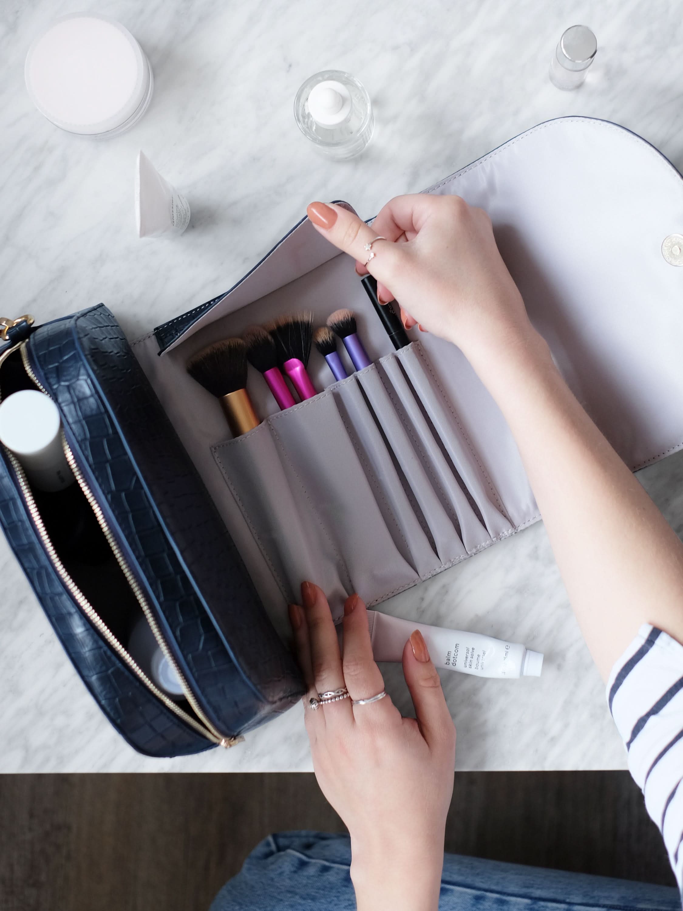 Stackers Trousse à maquillage imprimé crocodile Noir