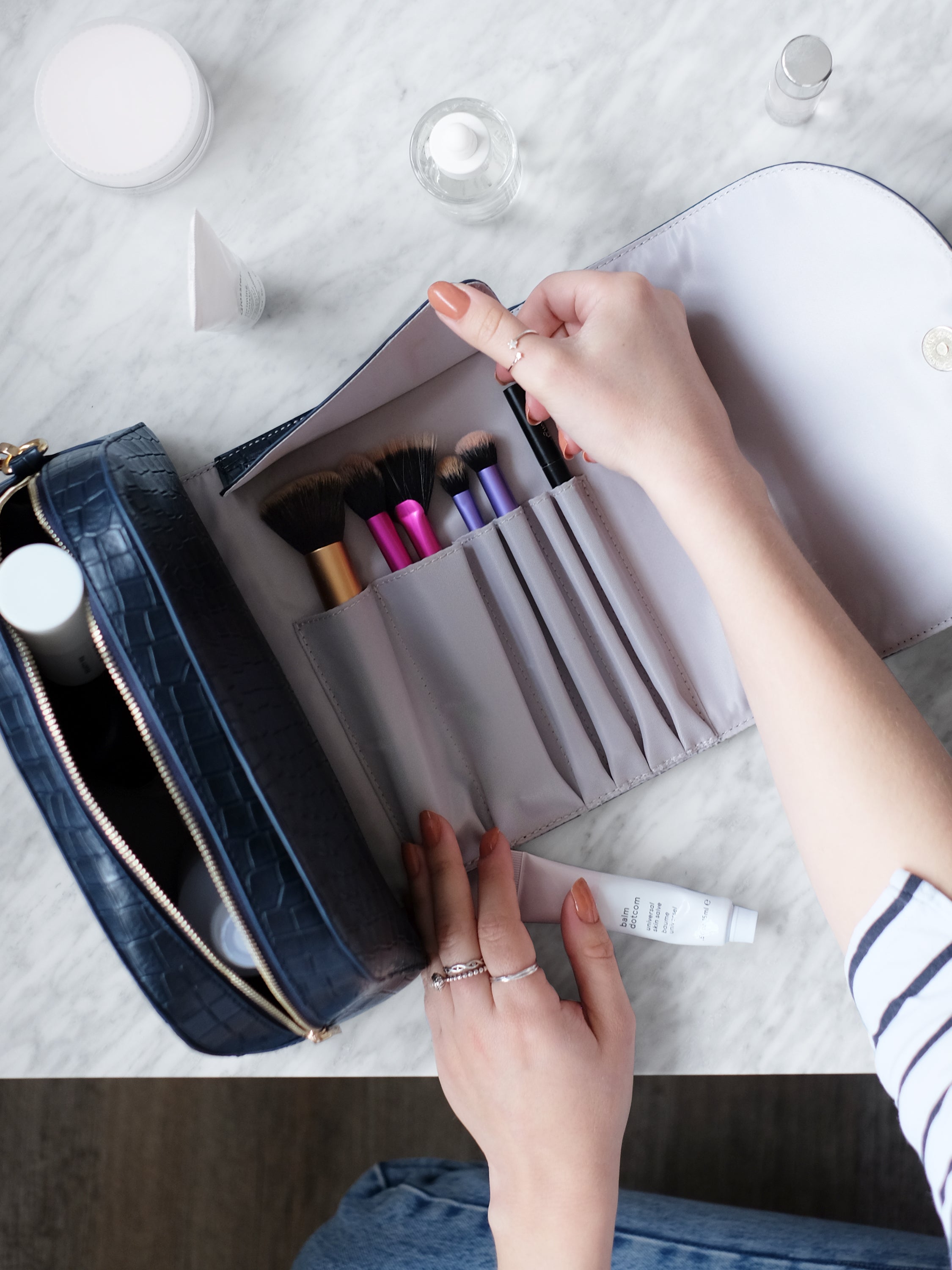 Stackers Trousse à maquillage imprimé crocodile Noir